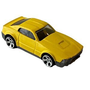 Diecast Muscle Car Yellow H15 Toy Vehicle 1:64 Coupe Hood Trunk Spoiler